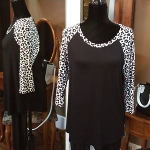 Chris & Carol Leopard Print Blouse